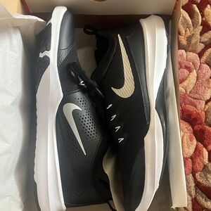 Nike Men's Black and White Sneakers